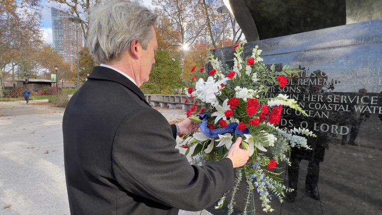 ABMC Commissioner John Freeman placing the ABMC wreath at the East Coast Memorial for Veterans Day. Credit: American Battle Monuments Commission.