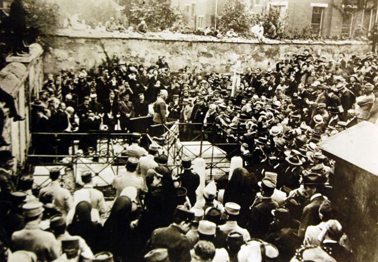 American Expeditionary Forces with Gen. John J. Pershing pay their respects at the tomb of Lafayette at Picpus Cemetery in Paris on July 4, 1917. (Library of Congress)