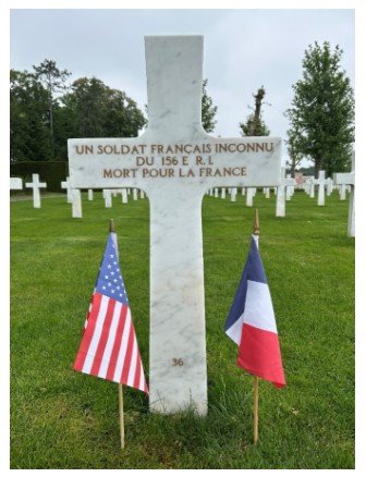Picture of the headstone of an unknown French soldier from World War I buried at Oise-Aisne American Cemetery. Credit: American Battle Monuments Commission.